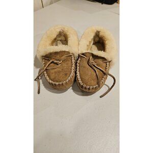 LL Bean Wicked Good Moccasin Slippers Womens Sz 6 Tan Sherpa-lined